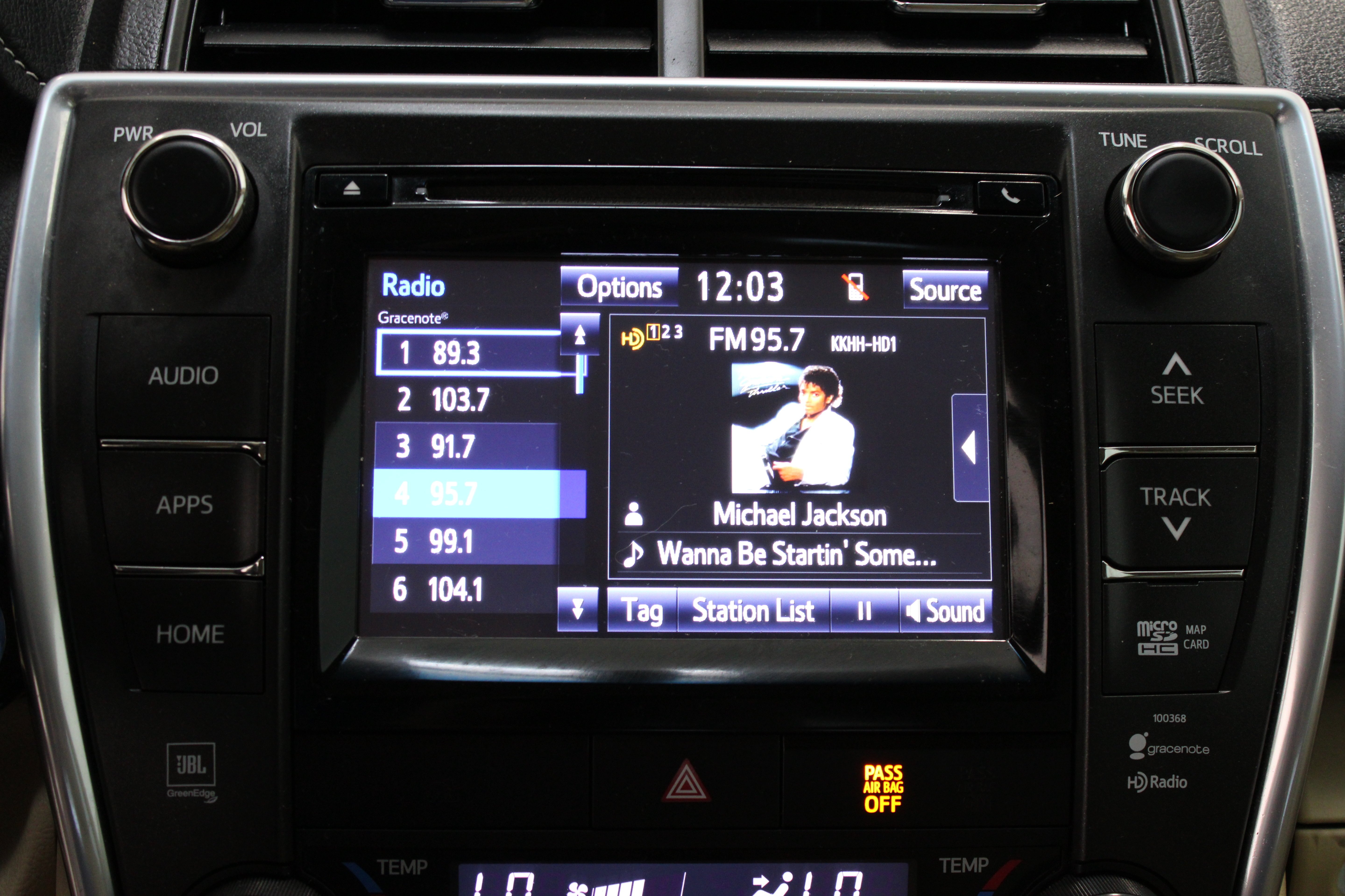 Used 2015 Blizzard Pearl Toyota XLE 3.5L image 19