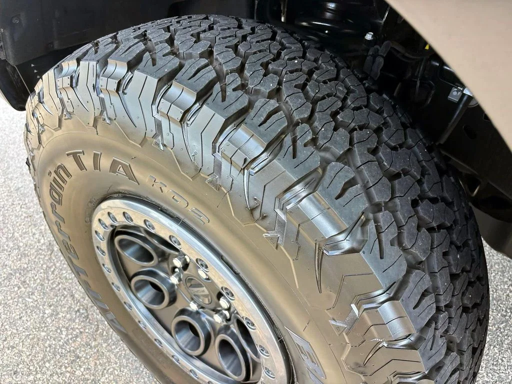 Used 2025 Oxford White Ford Raptor image 8