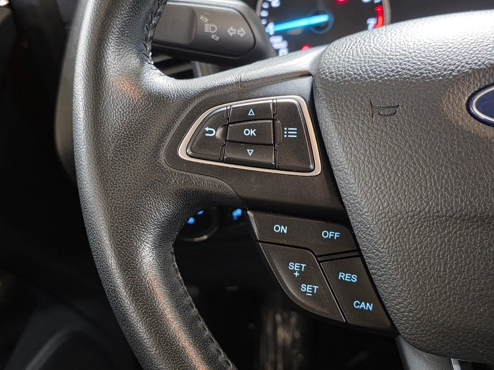 Used 2018 Ruby Red Metallic Ford SE image 31