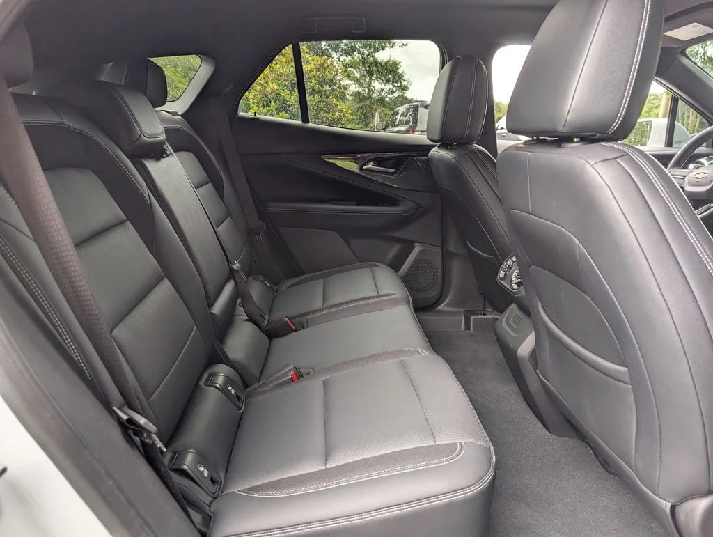Used 2024 White Chevrolet LT image 27