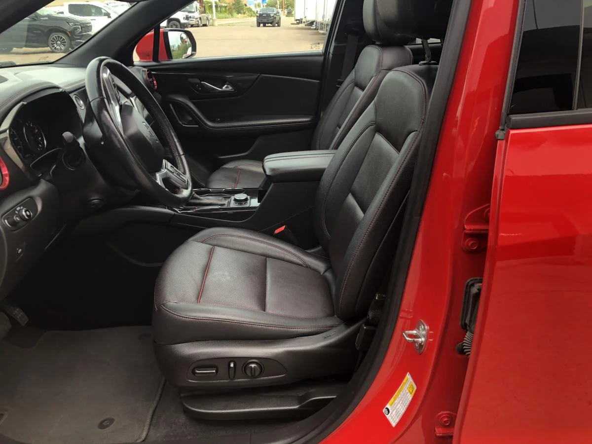 Used 2021 Red Chevrolet AWD 4dr RS image 12