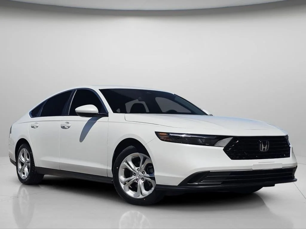 Used 2024 White Honda LX image 2