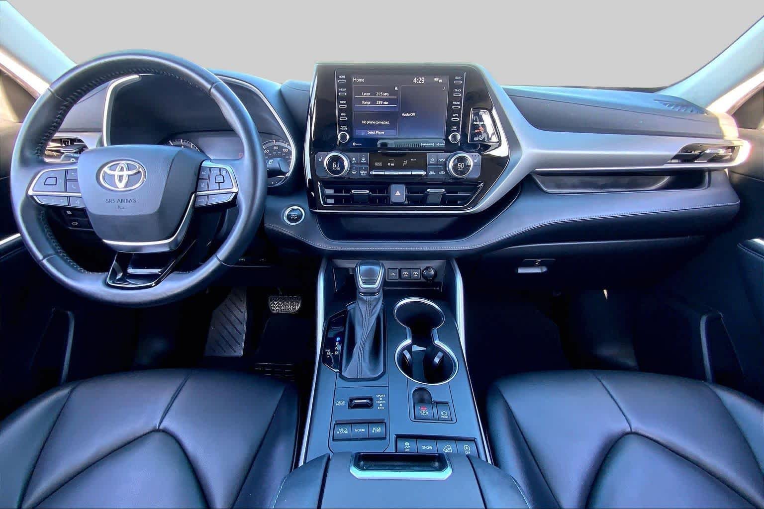 Used 2021 Midnight Black Metallic Toyota XLE image 15