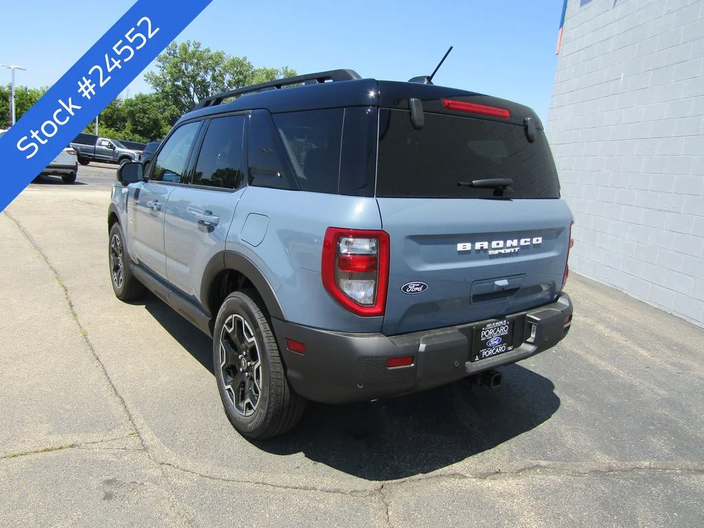 New 2026 Azure Gray Metallic Tri-Coat Ford Outer Banks® image 5
