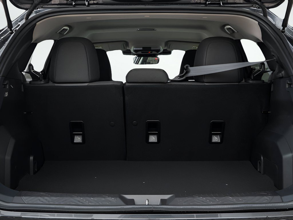 New 2026 CRYSTAL WHITE PEARL Subaru Base image 8