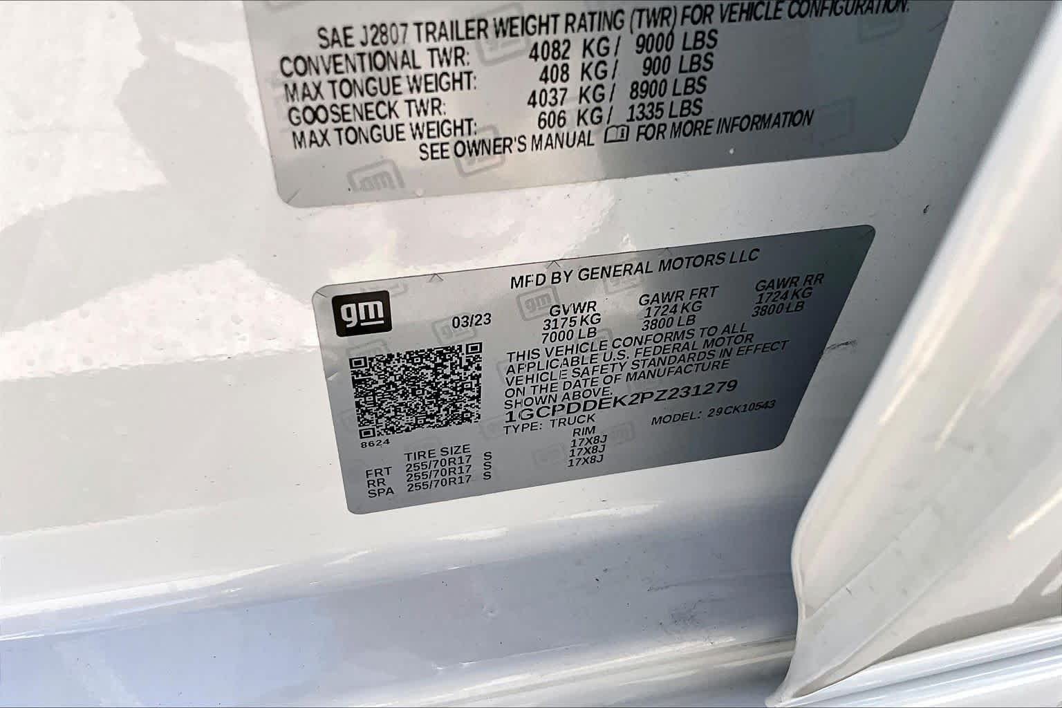 Used 2023 Summit White Chevrolet LT image 35