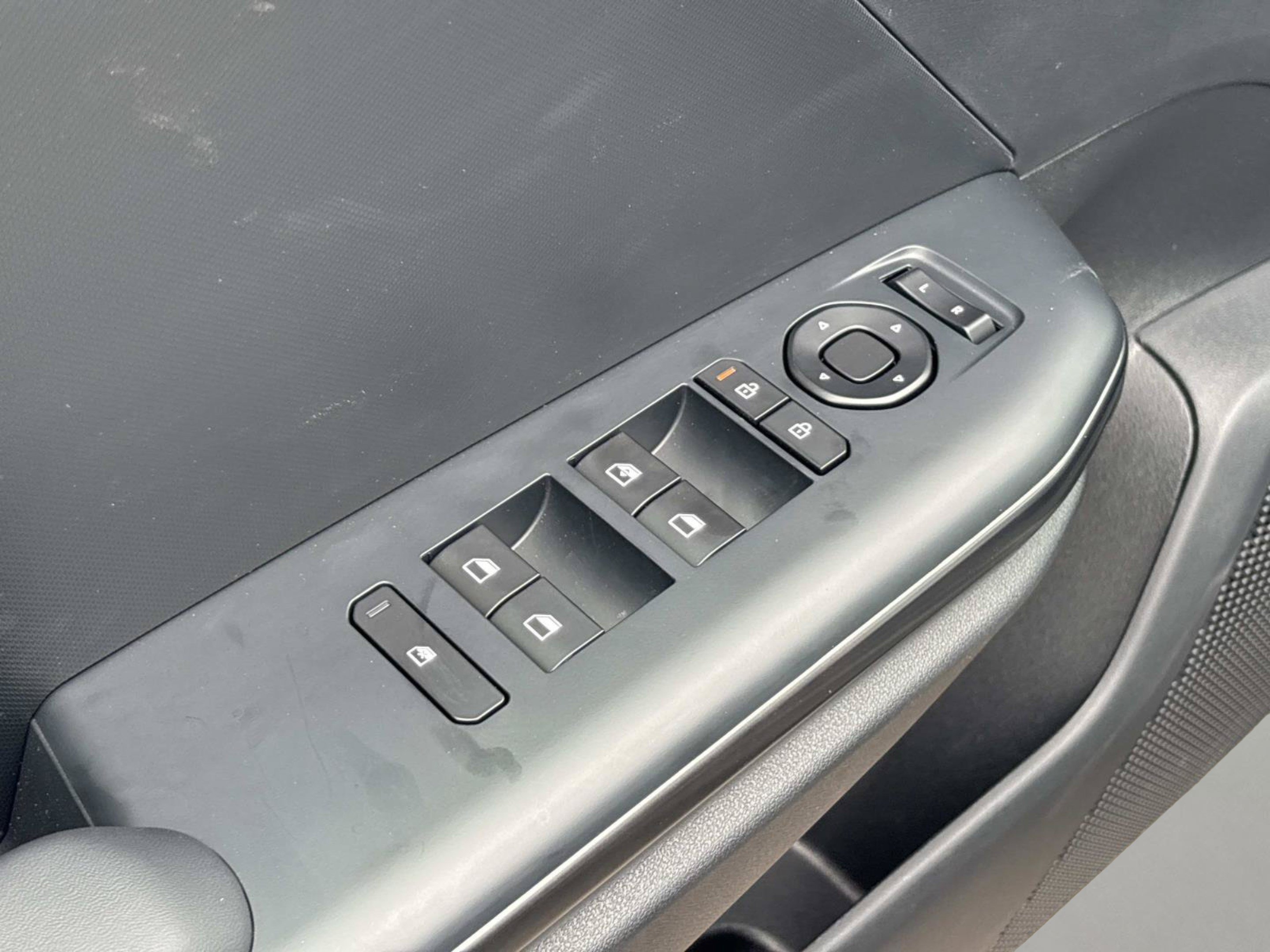 New 2026 Interstellar Gray Kia LX image 19