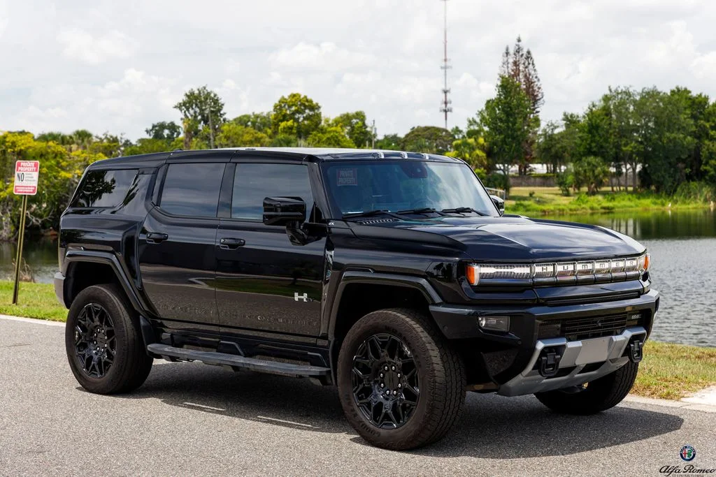 Used 2025 Black GMC 2X image 1