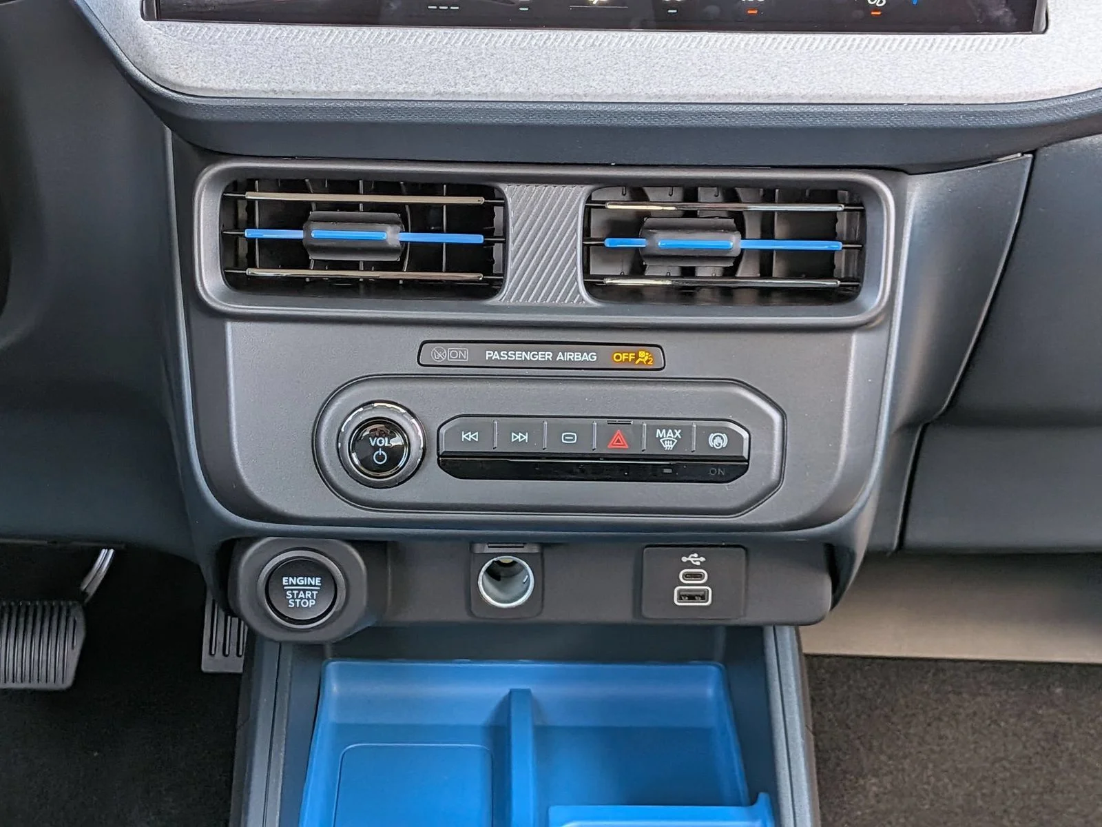 New 2026 Oxford White Ford XLT image 21