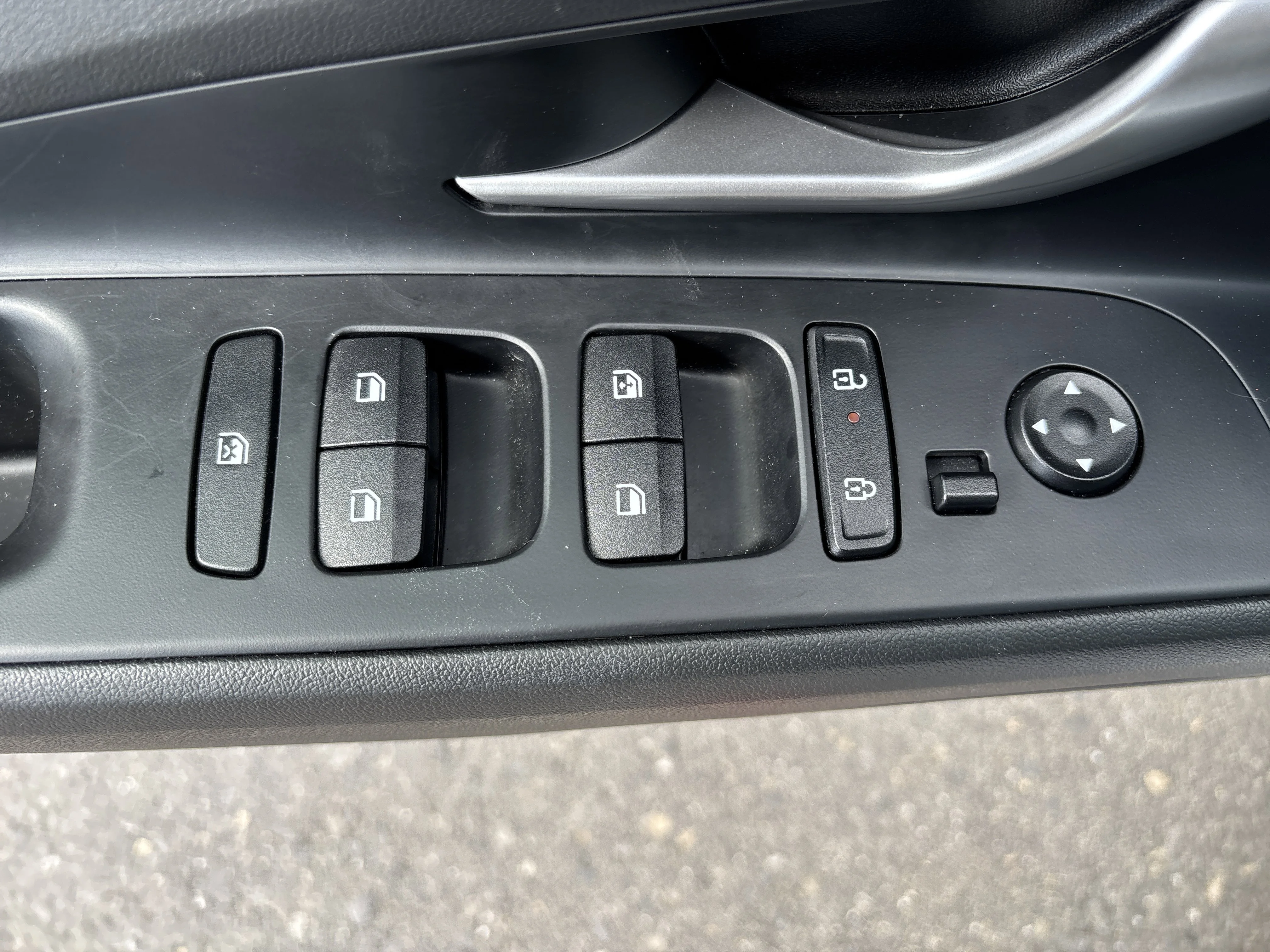 Used 2025 Serenity White Hyundai SEL Convenience image 17