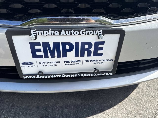 Used 2018 Silky Silver Kia LX image 8