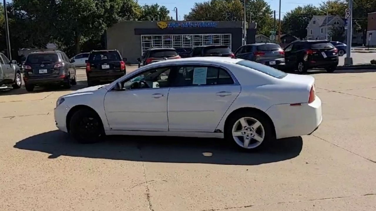 2009 Chevrolet Malibu LS photo 4