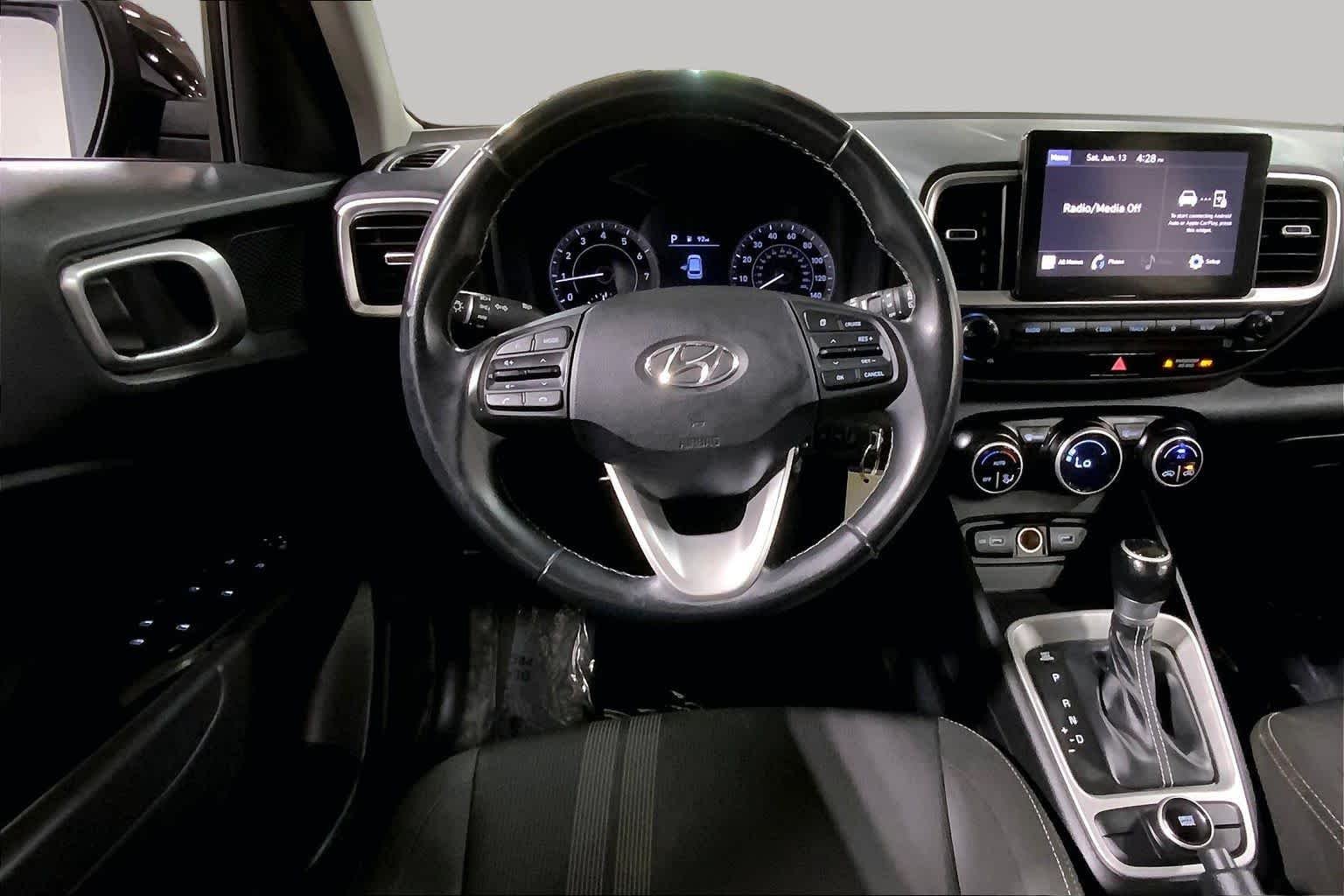 Used 2022 Black Noir Pearl Hyundai SEL image 10
