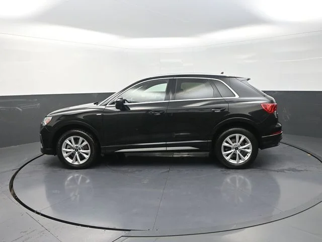 Used 2025  Audi Premium image 4