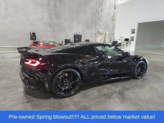 Used 2025 Black Chevrolet Z06 image 4