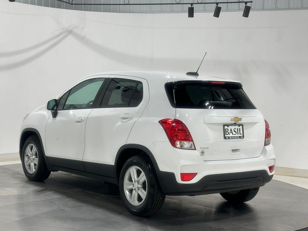 Used 2020 White Chevrolet LS image 13