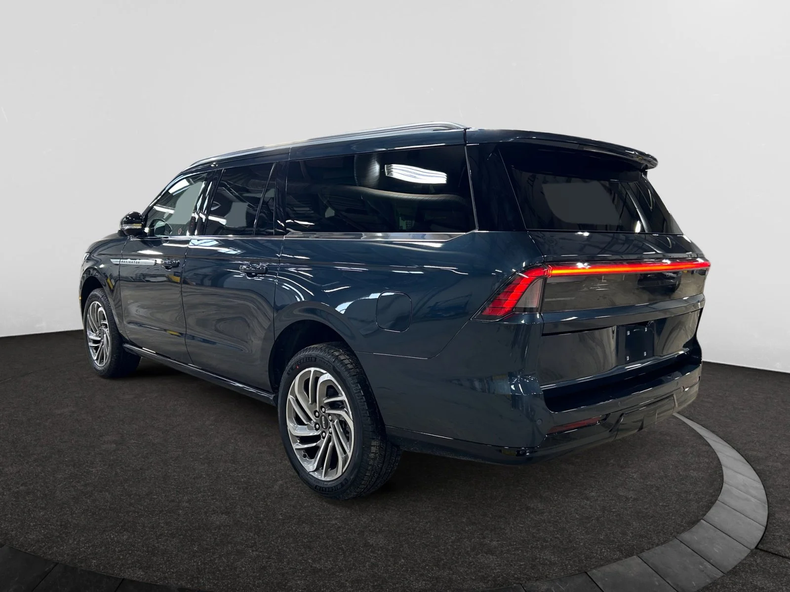 New 2026 Flight Blue Metallic Clearcoat Lincoln Reserve image 3