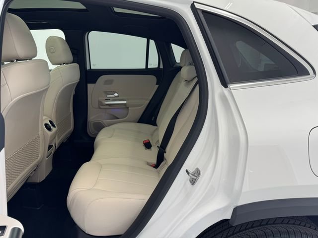 New 2026 Polar White Mercedes-Benz GLA 250 image 22