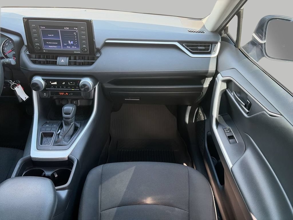 Used 2021  Toyota LE image 12