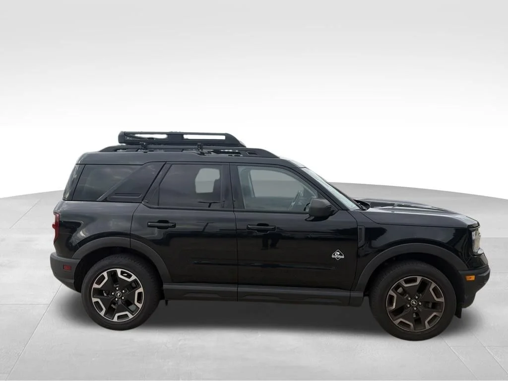 Used 2022 Black Ford Outer Banks image 12