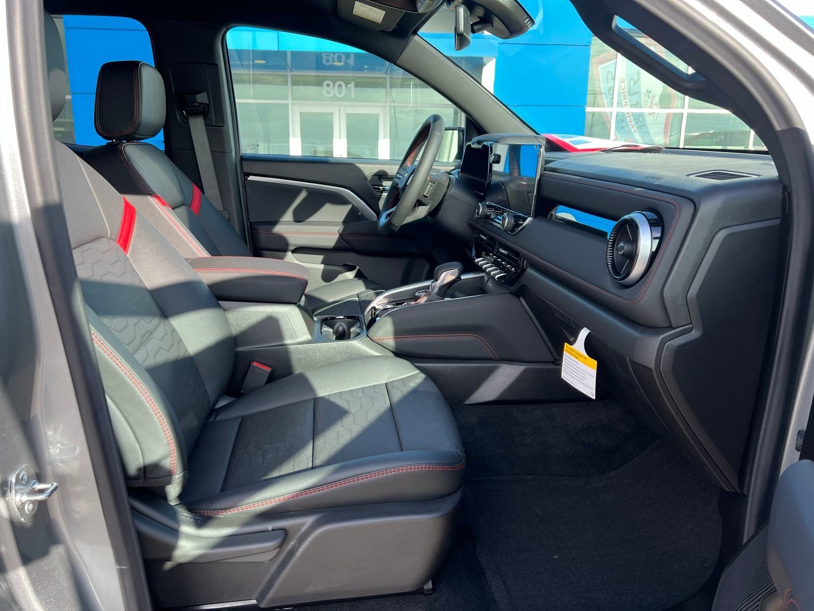 2026 Chevrolet Colorado Z71 - Photo 10