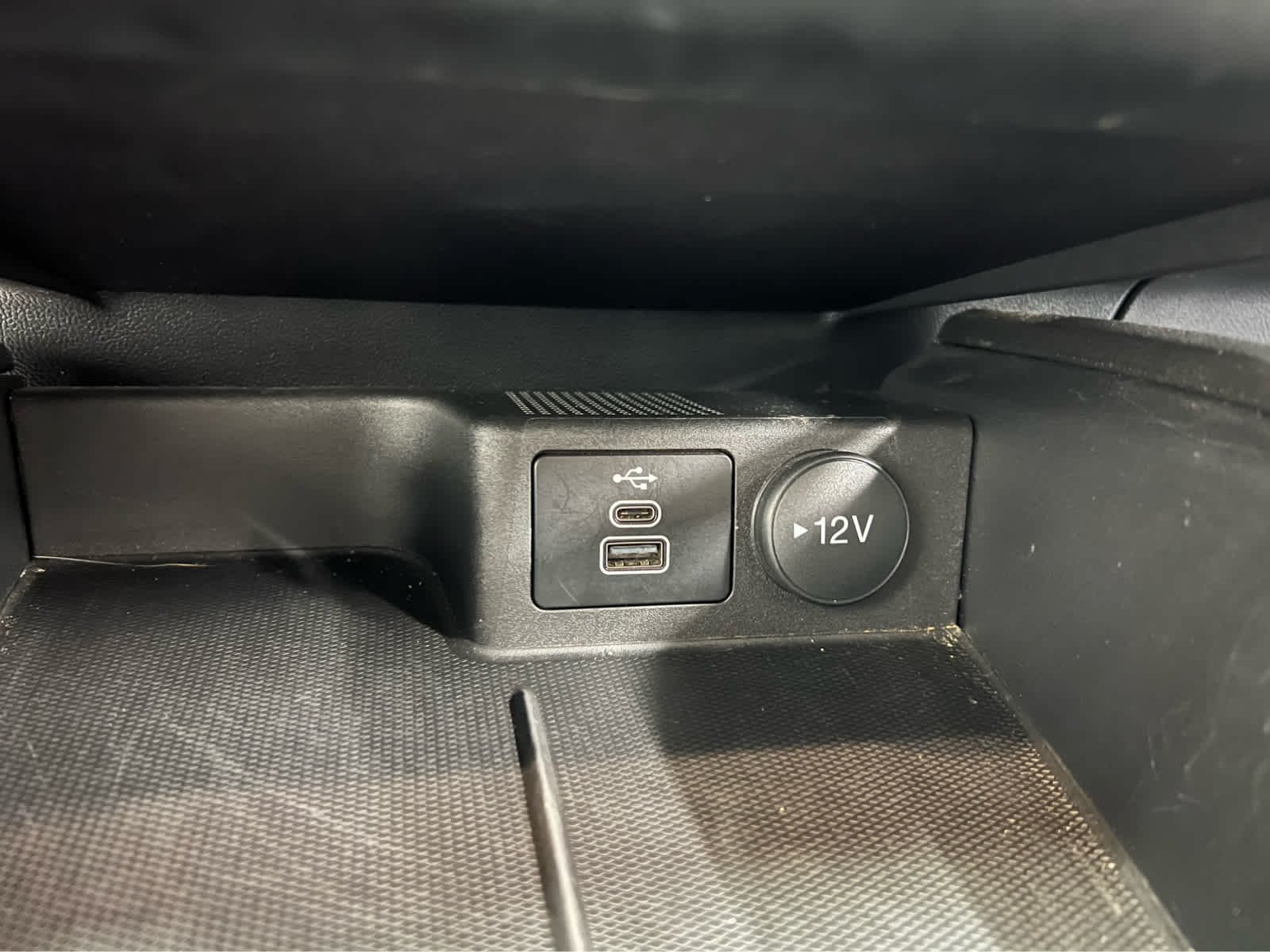 Used 2025 Carbonized Gray Metallic Ford Active image 23