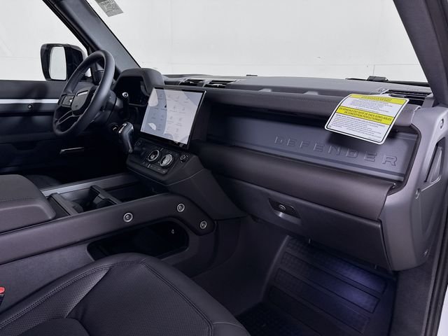 New 2026 Fuji White Land Rover X-Dynamic SE image 31