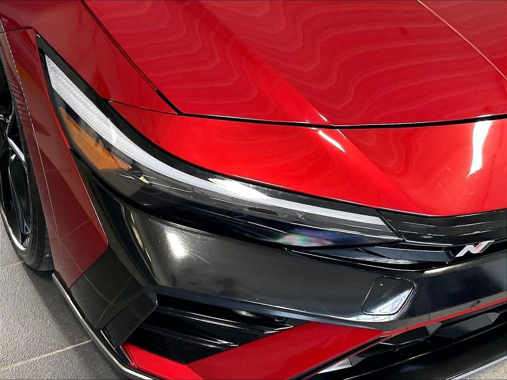 Used 2025 Red Hyundai Base image 33