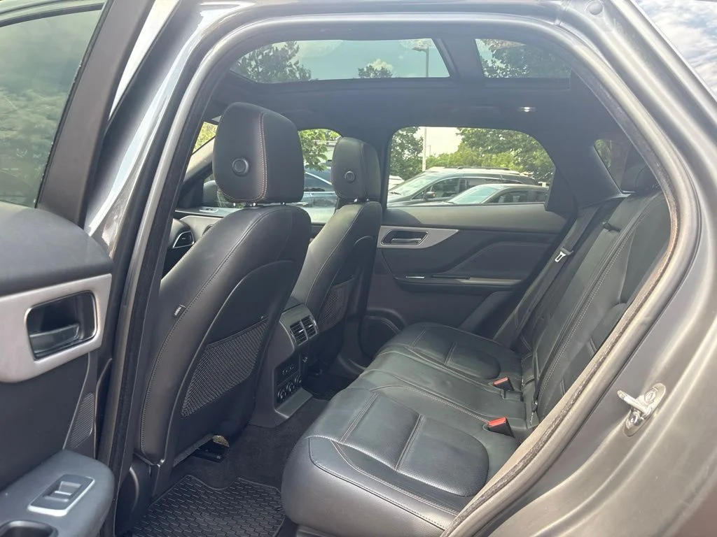 Used 2017  Jaguar 35t Prestige image 19
