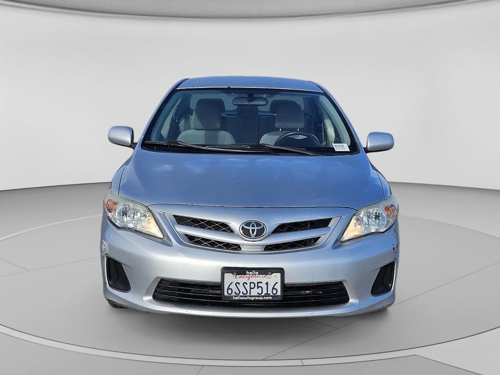 Used 2011 Classic Silver Metallic Toyota LE image 11