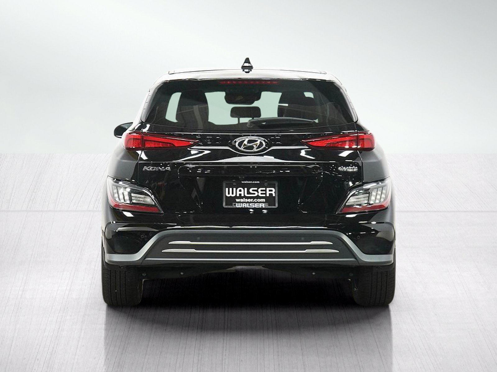 Certified Used 2023 Abyss Black Pearl Hyundai Limited FWD image 5