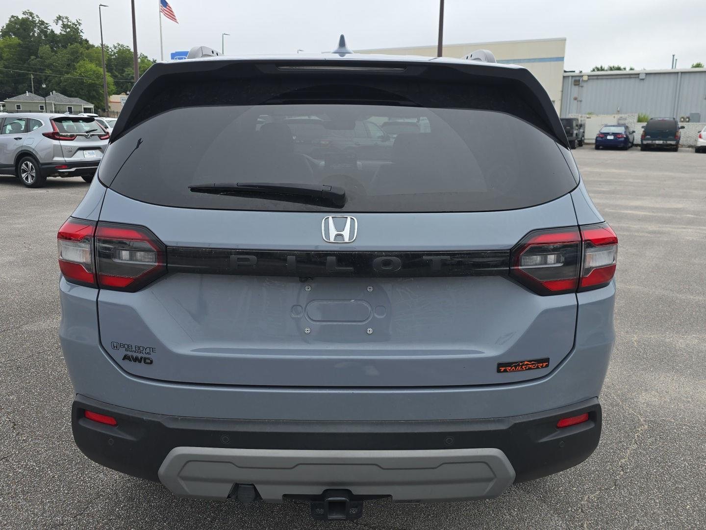 Used 2023 Sonic Gray Pearl Honda TrailSport image 4