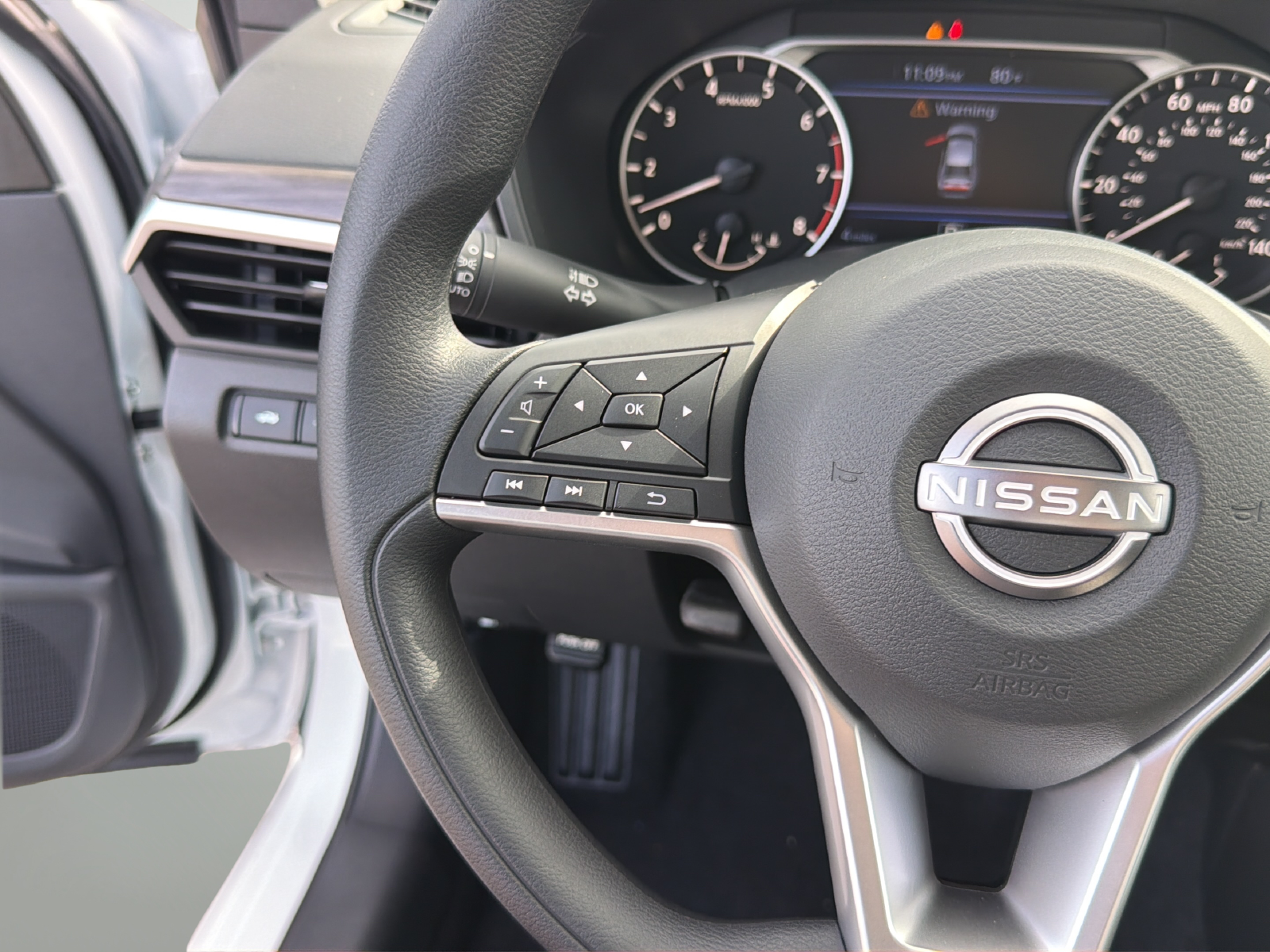 New 2026 White Nissan 2.5 SV image 17