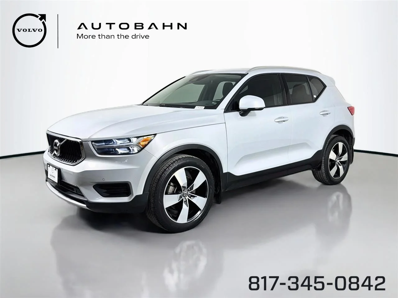 2020 Volvo XC40 T4 Momentum's photo