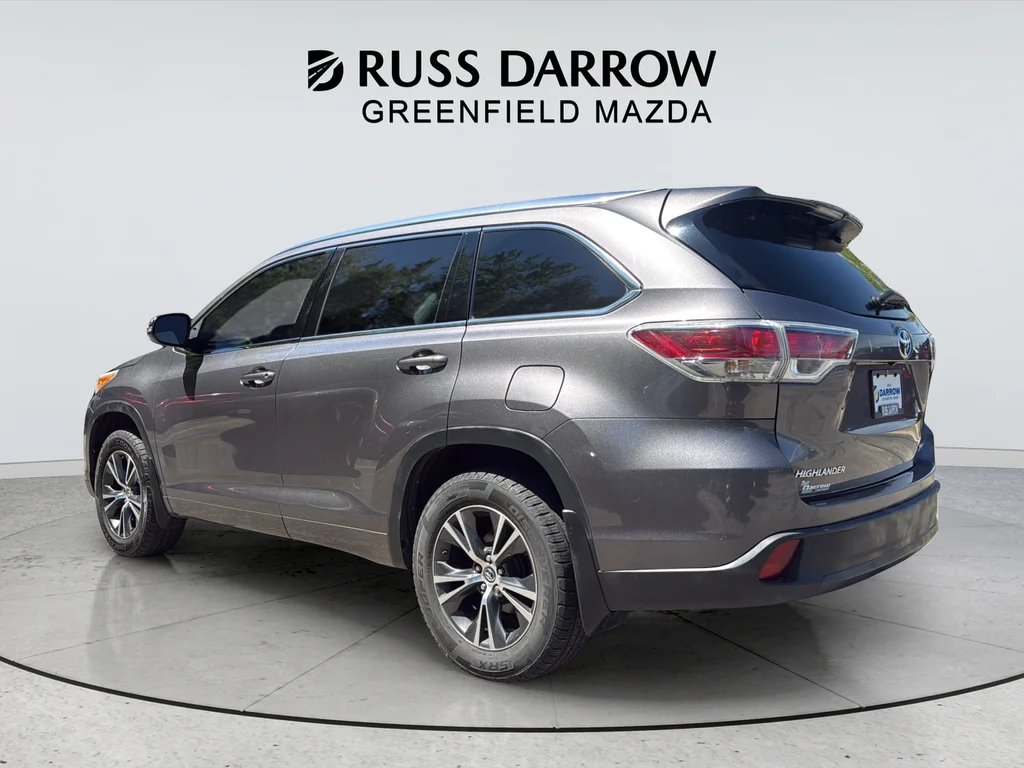 Used 2016 Gray Toyota XLE V6 image 3