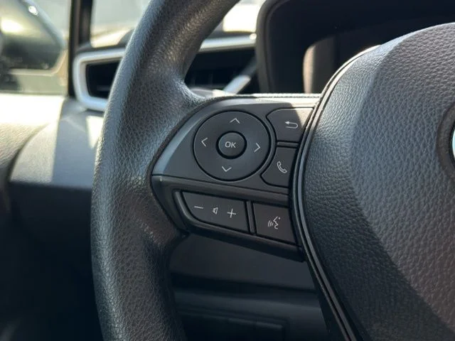 Used 2025  Toyota LE image 32