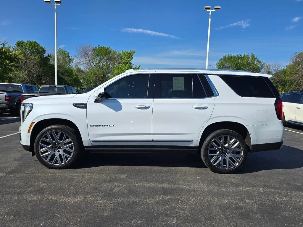 2026 GMC Yukon Denali Ultimate - Photo 11
