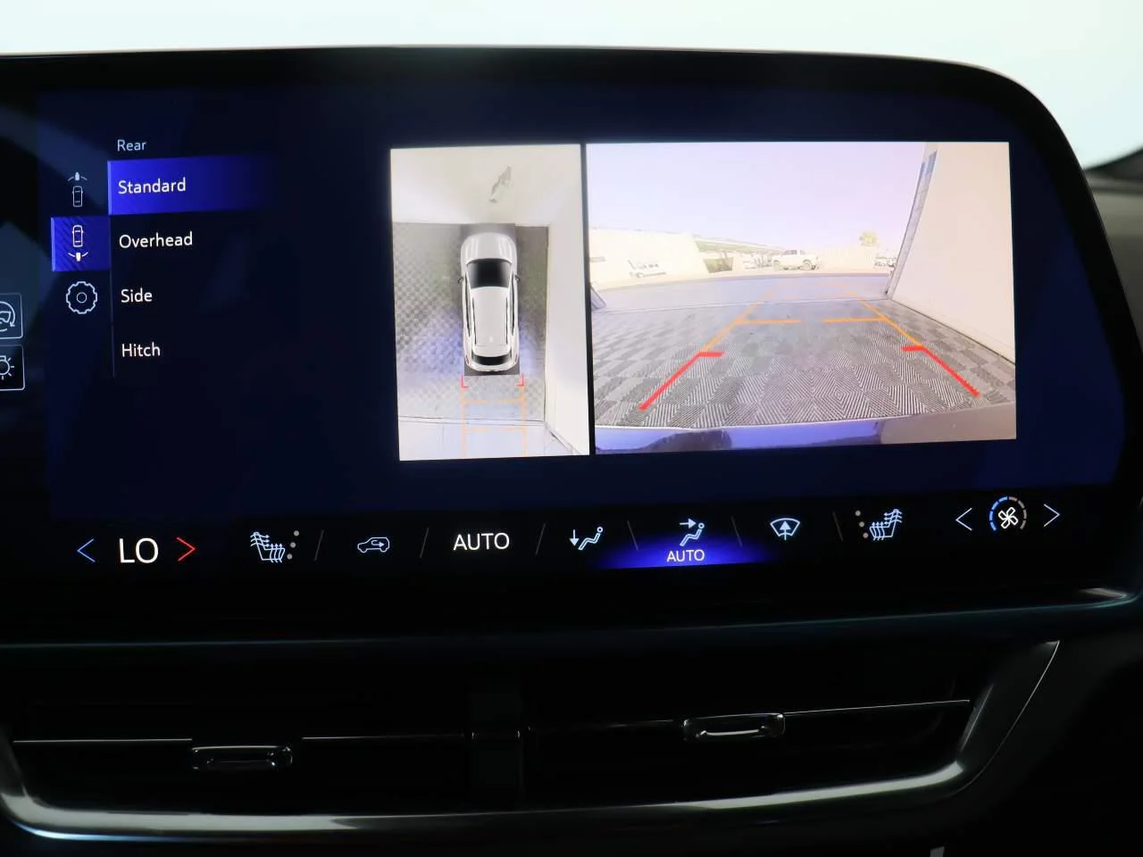 2024 Chevrolet Equinox EV LT - Photo 12