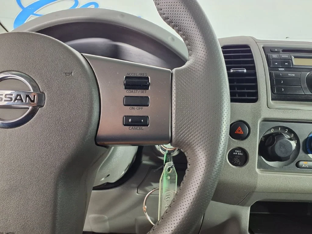 Used 2008 Gray Nissan LE image 18