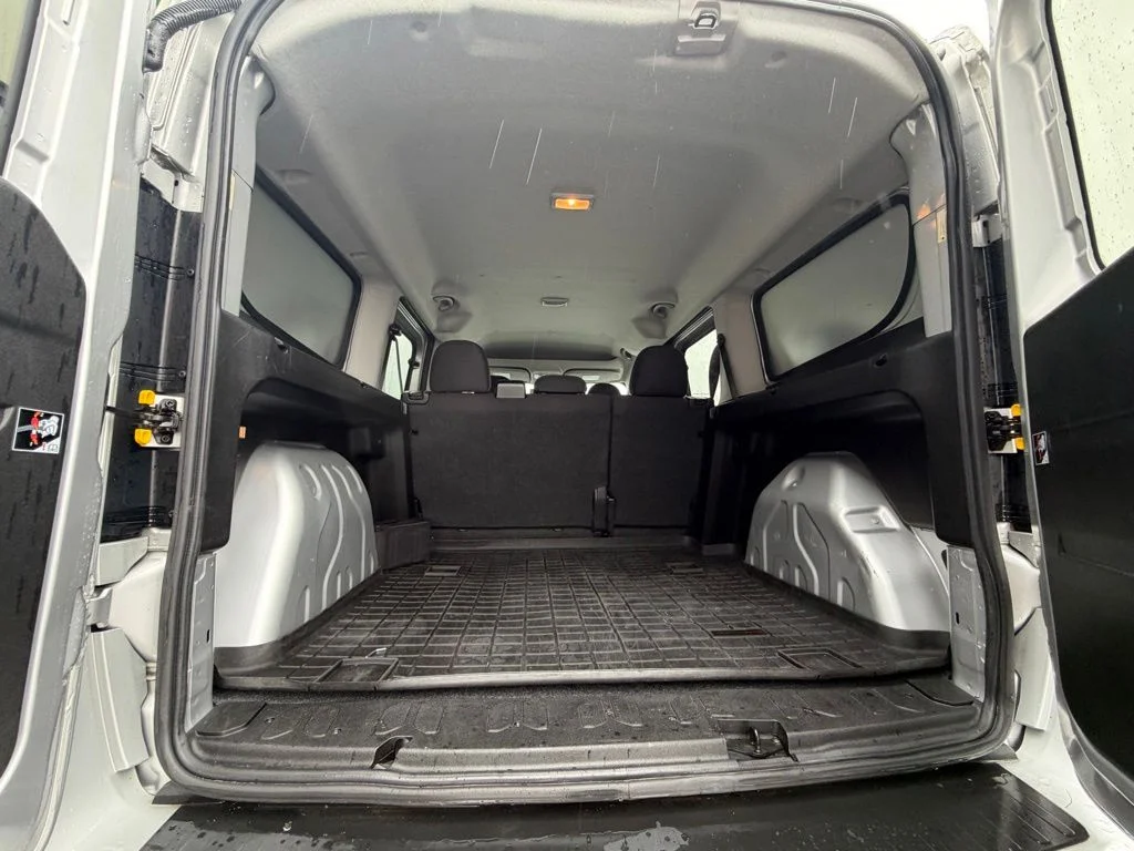 Used 2016 Silver Ram SLT image 9