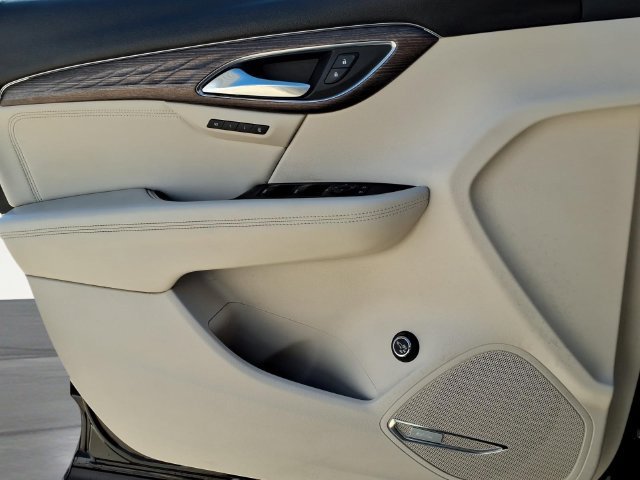 Used 2022 EBONY TWILIGHT METALLIC Buick Avenir image 16