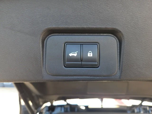 Used 2026 Black Nissan SL image 19