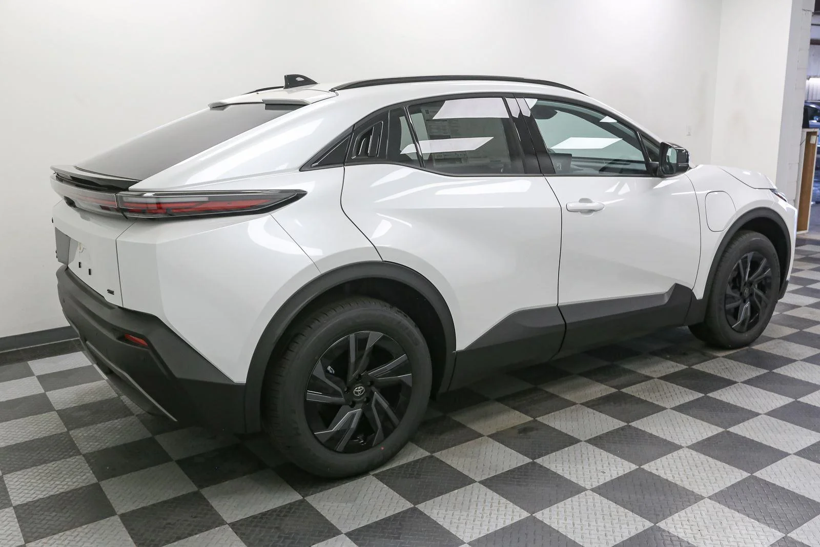 New 2026 Wind Chill Pearl Toyota SE image 8