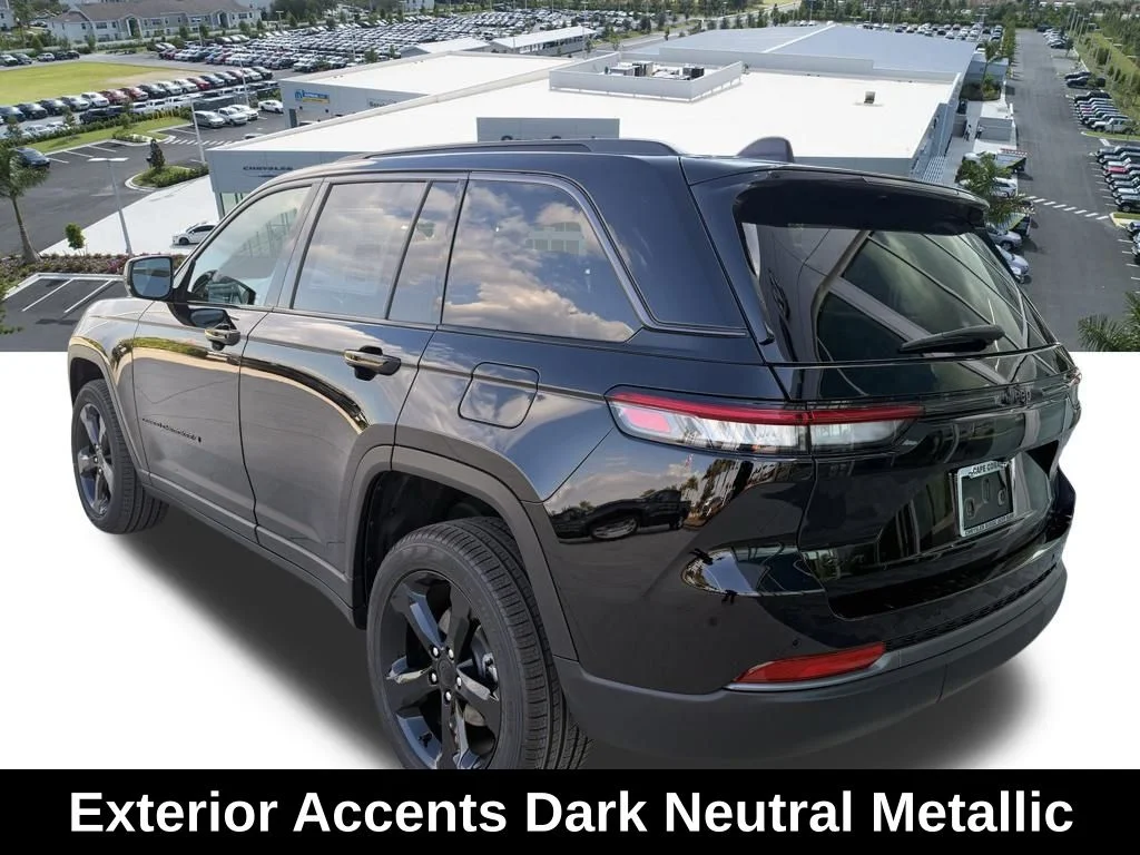 New 2026 Diamond Black Crystal Pearlcoat Jeep Limited image 6