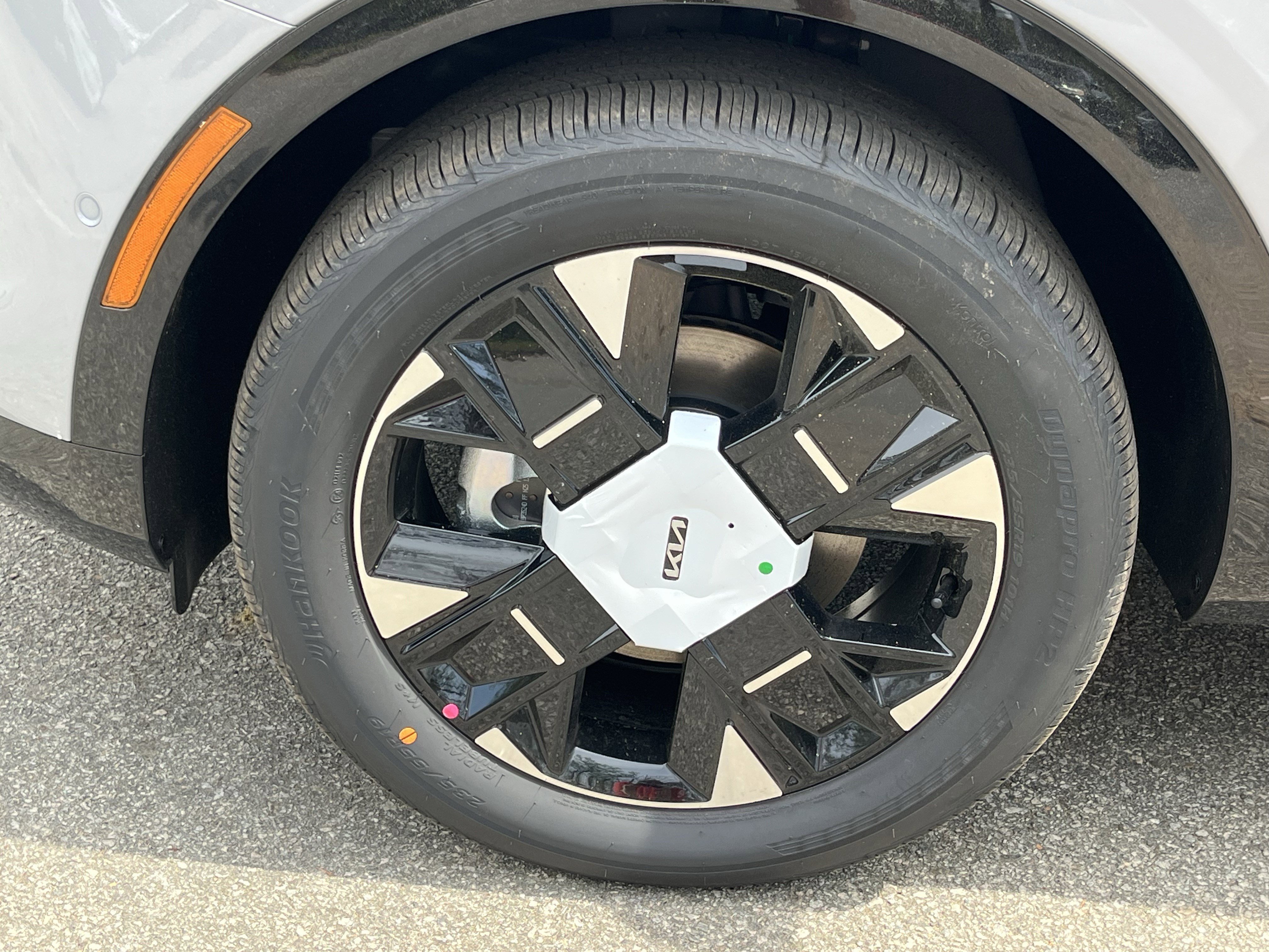 New 2026 Wolf Gray Kia SX Prestige image 28