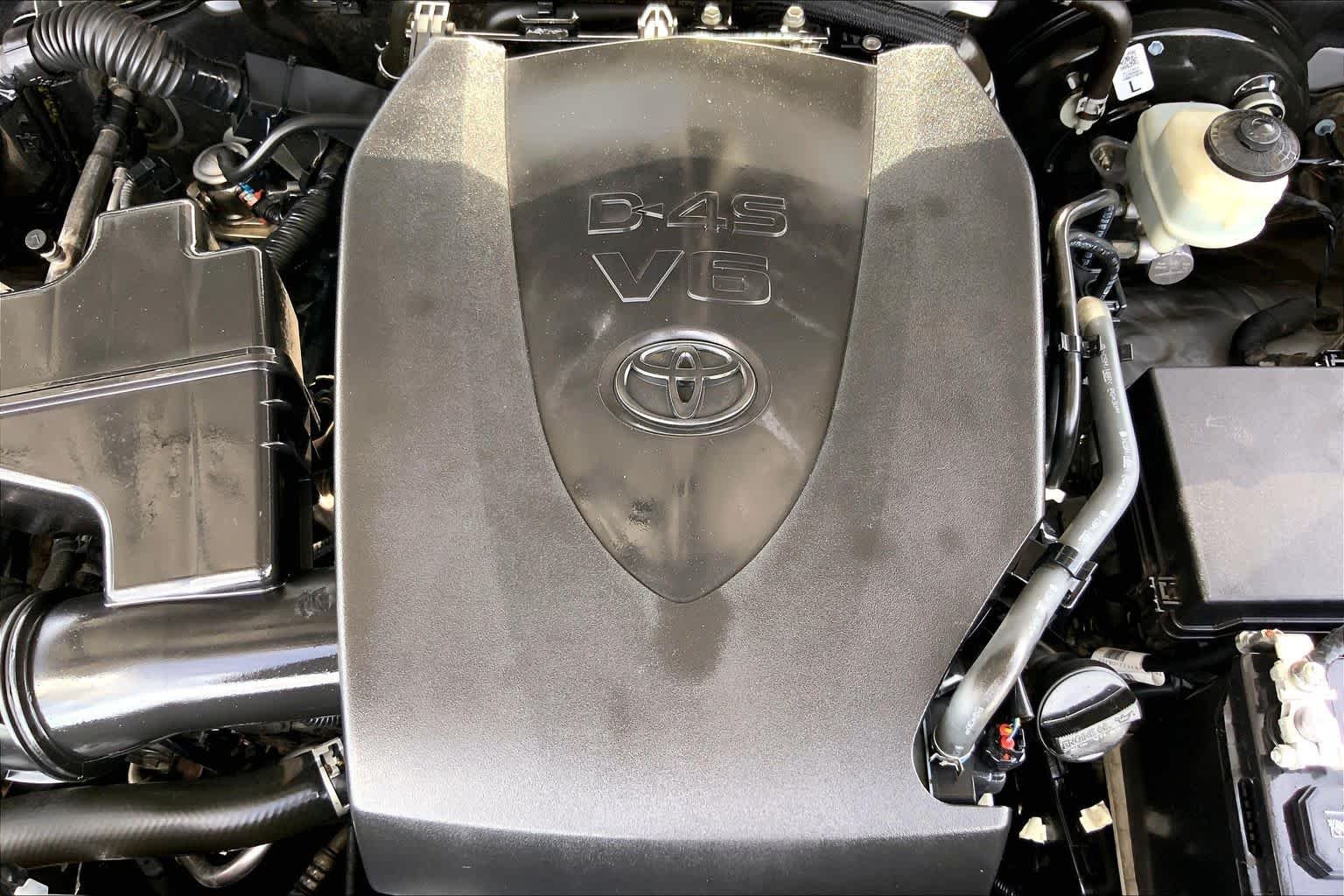 Used 2019 Silver Sky Metallic Toyota SR5 image 31