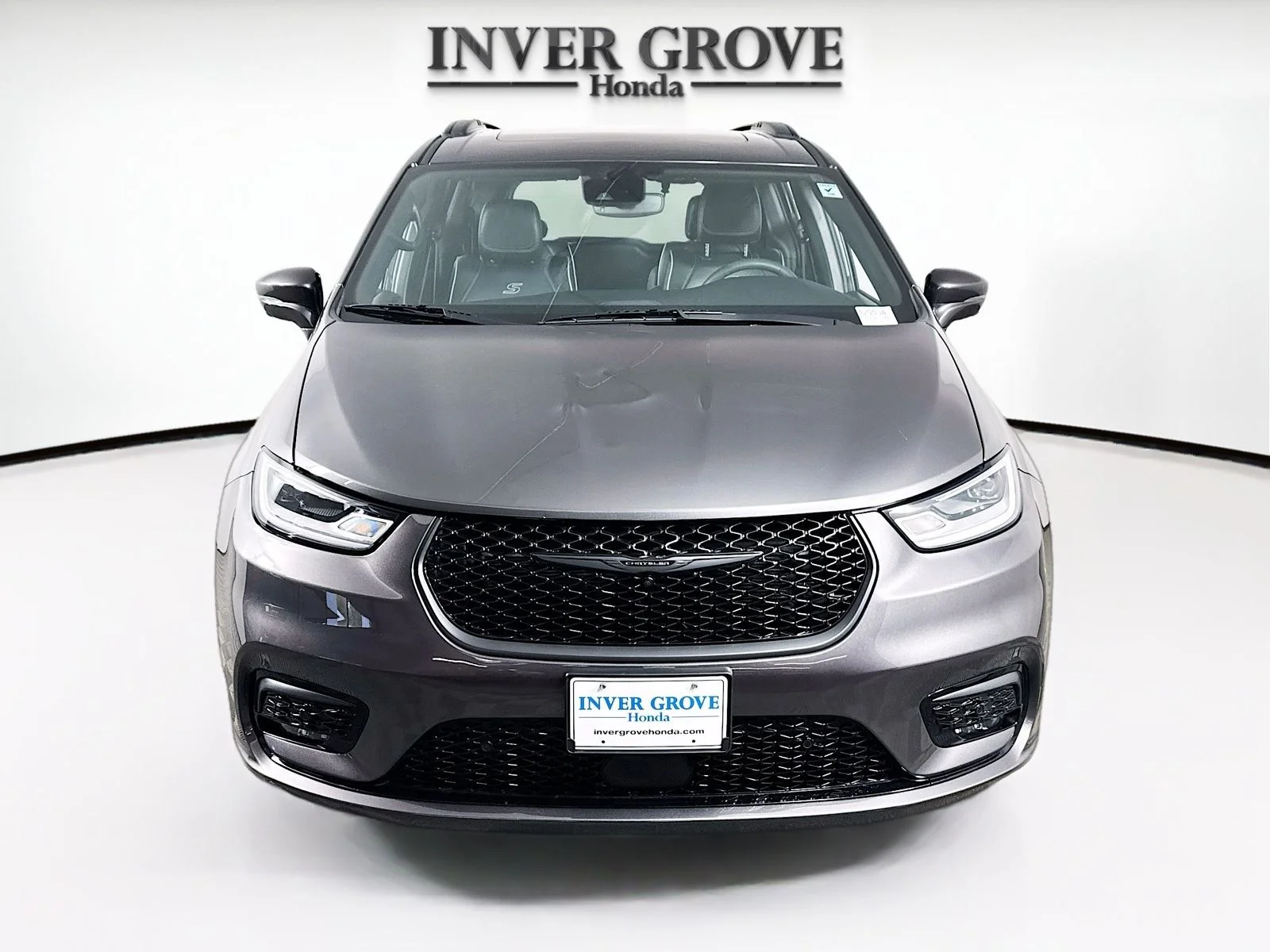 Used 2022 Chrysler Pacifica Limited with VIN 2C4RC3GG7NR130633 for sale in Inver Grove Heights, Minnesota