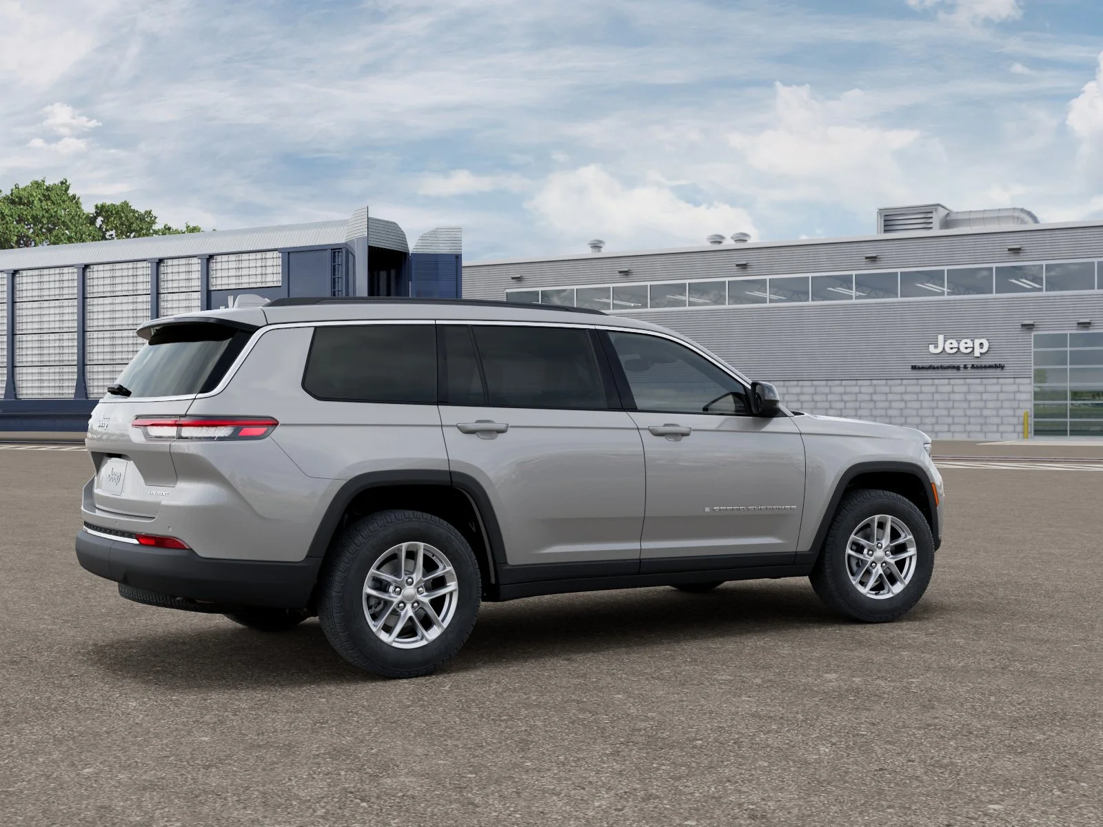 New 2026 Silver Zynith Exterior Paint Jeep Laredo X image 2