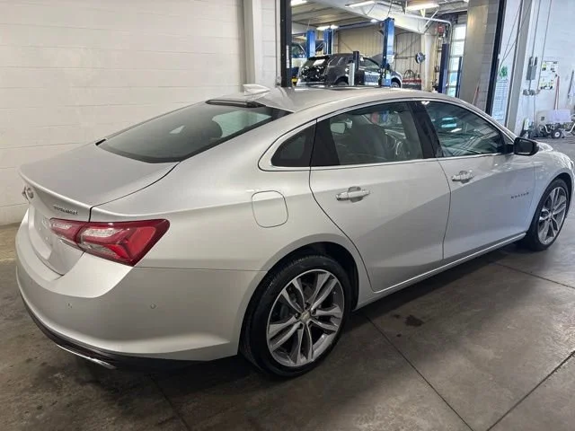 Used 2022 Silver Ice Metallic Chevrolet Premier image 4