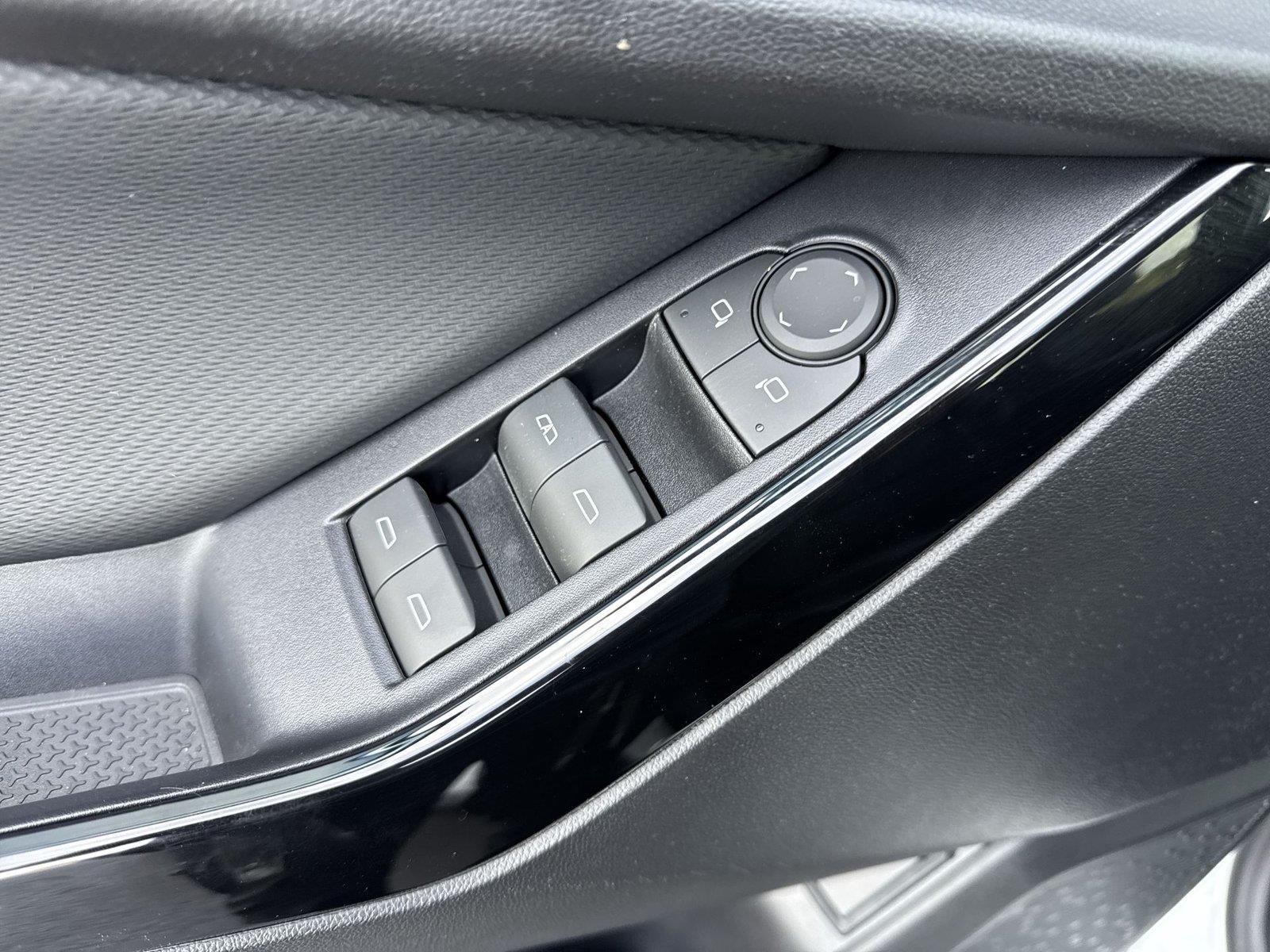 2027 Chevrolet Equinox LT - Photo 29